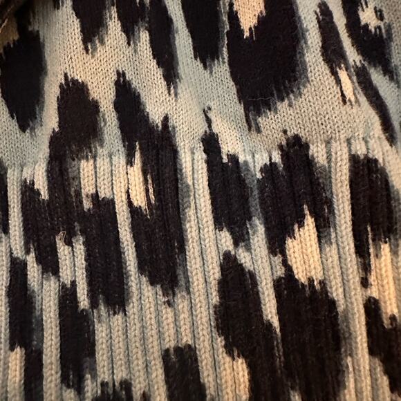 LOFT Relaxed Fit Animal Print V-Neck Cardigan, size Small - Picture 7 of 10